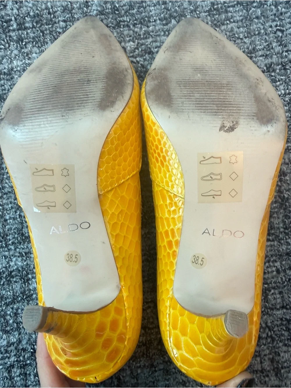 Aldo Stessy Yellow snakeskin heels